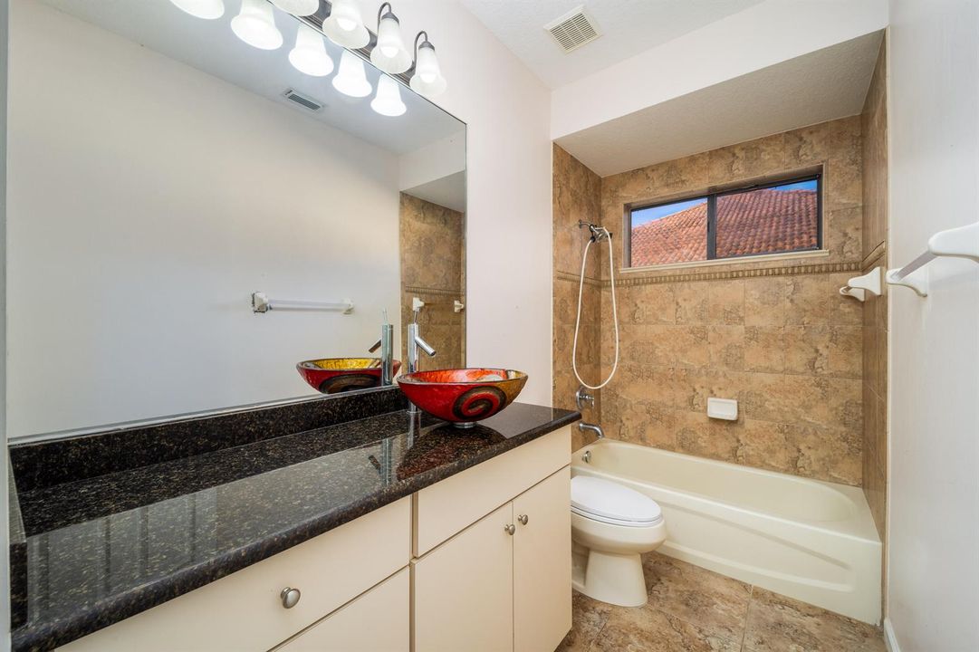 1508 SW Crater Ave-21
