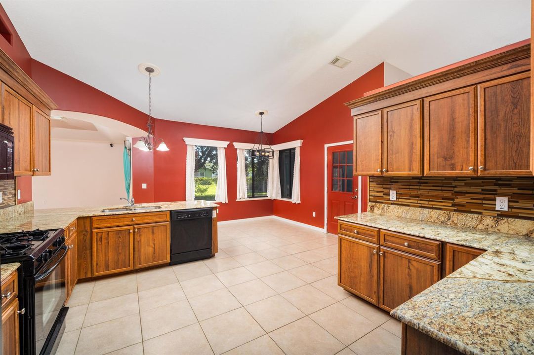 1508 SW Crater Ave-13