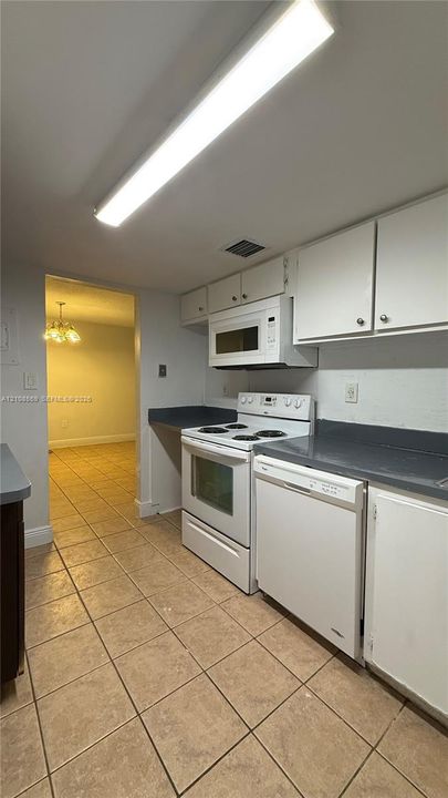 В аренду: $1,950 (2 спален, 2 ванн, 1023 Квадратных фут)