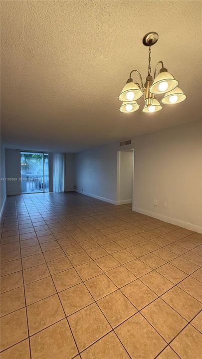 В аренду: $1,950 (2 спален, 2 ванн, 1023 Квадратных фут)