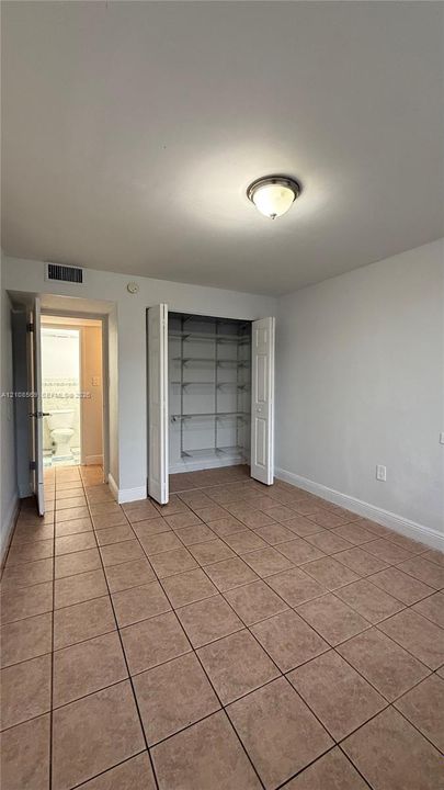 В аренду: $1,950 (2 спален, 2 ванн, 1023 Квадратных фут)
