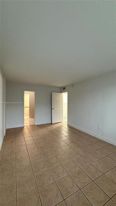 В аренду: $1,950 (2 спален, 2 ванн, 1023 Квадратных фут)