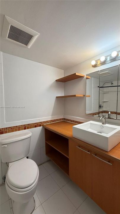 В аренду: $1,950 (2 спален, 2 ванн, 1023 Квадратных фут)