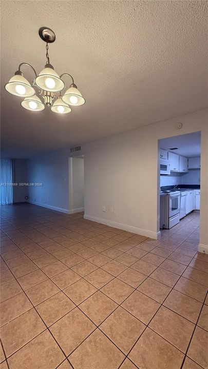 В аренду: $1,950 (2 спален, 2 ванн, 1023 Квадратных фут)