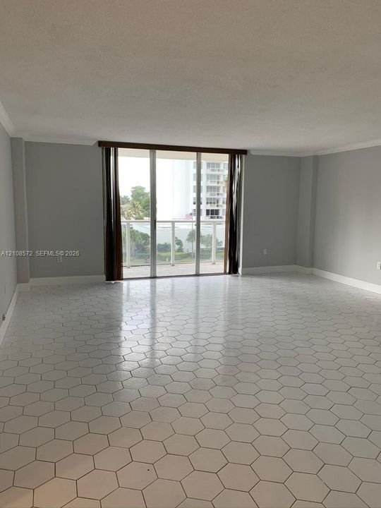 В аренду: $3,500 (2 спален, 2 ванн, 1296 Квадратных фут)