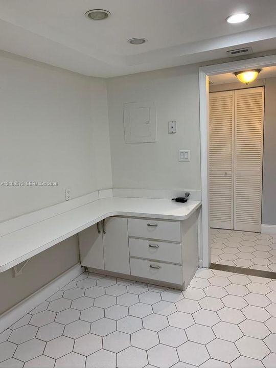 В аренду: $3,500 (2 спален, 2 ванн, 1296 Квадратных фут)