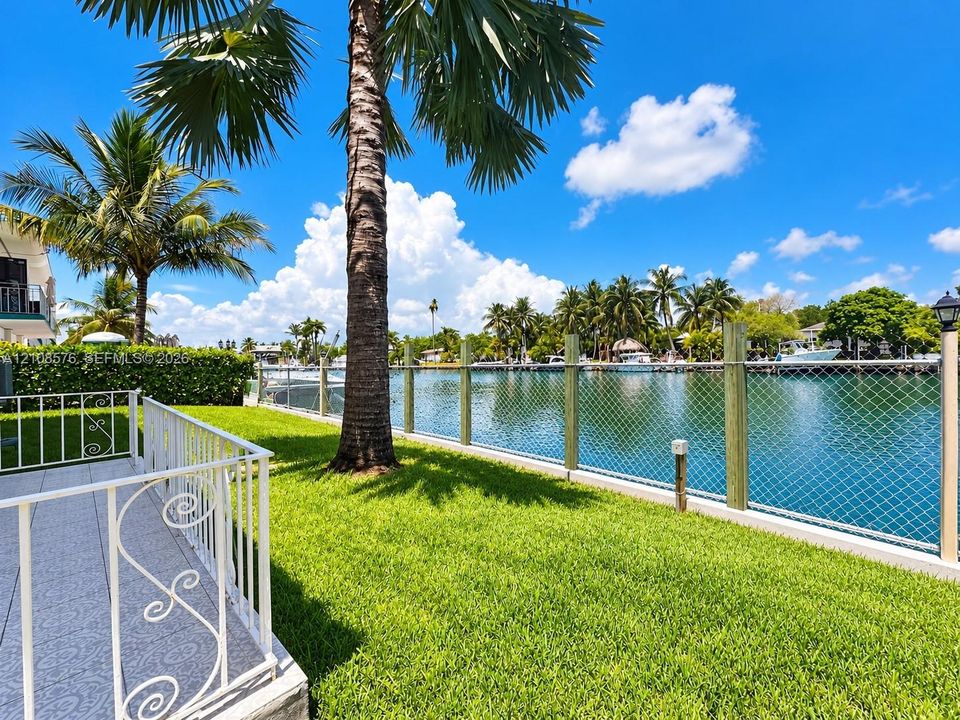For Rent: $2,750 (2 beds, 1 baths, 1100 Square Feet)