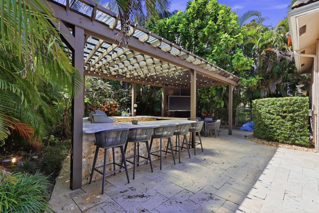 Outdoor Kitchen