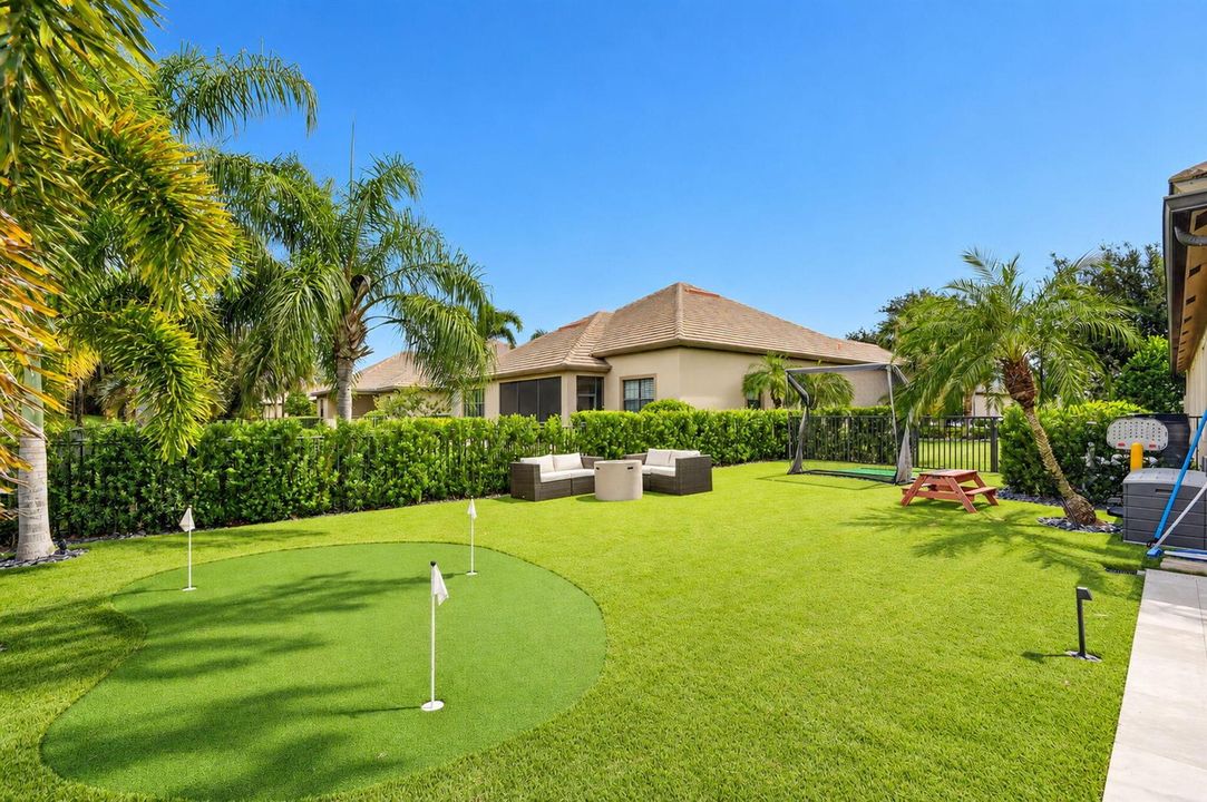Turfed Putting Green/Fire Pit