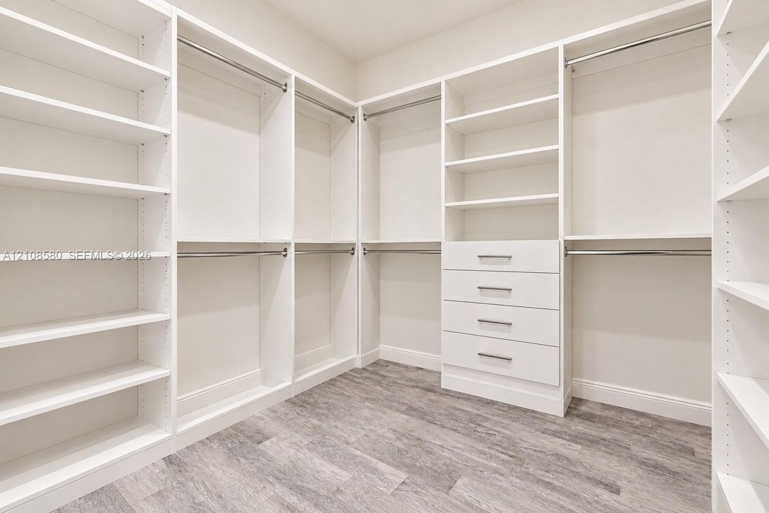 Virtually STaging Walk-in closet