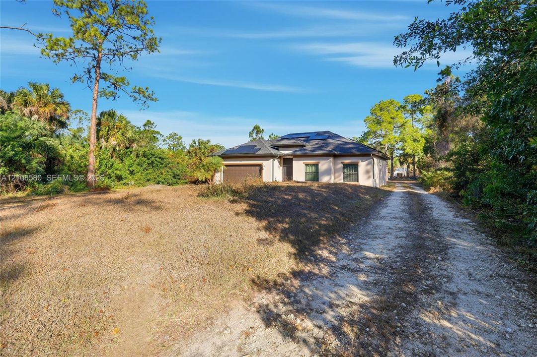 For Sale: $490,000 (3 beds, 2 baths, 1379 Square Feet)