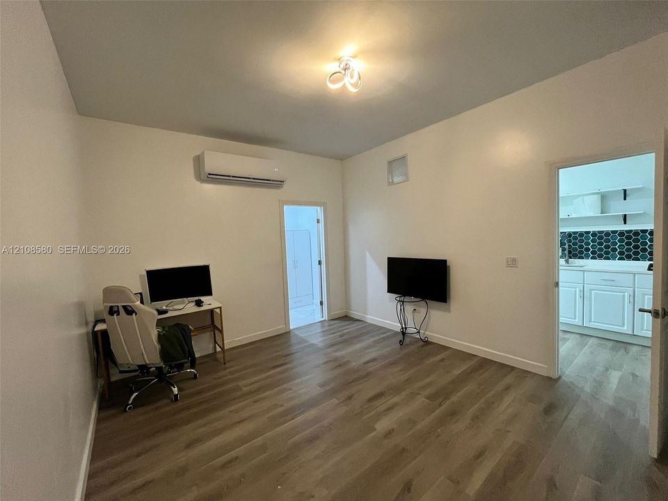 For Sale: $490,000 (3 beds, 2 baths, 1379 Square Feet)