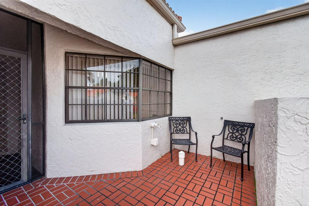 FRONT COURTYARD