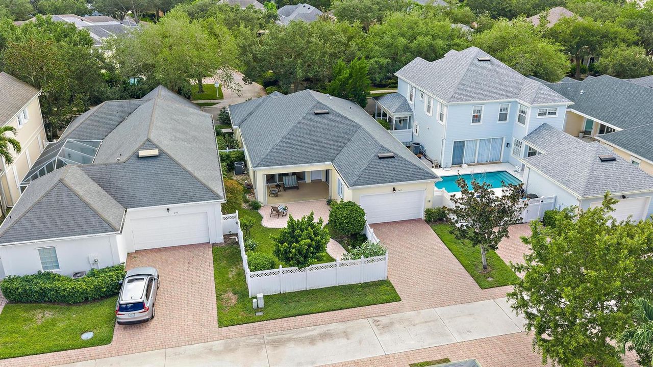 244 Honeysuckle Dr-26