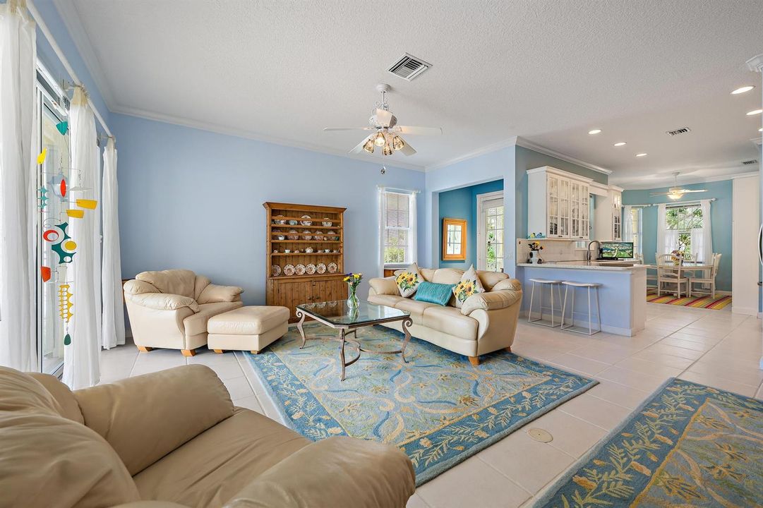 244 Honeysuckle Dr-19