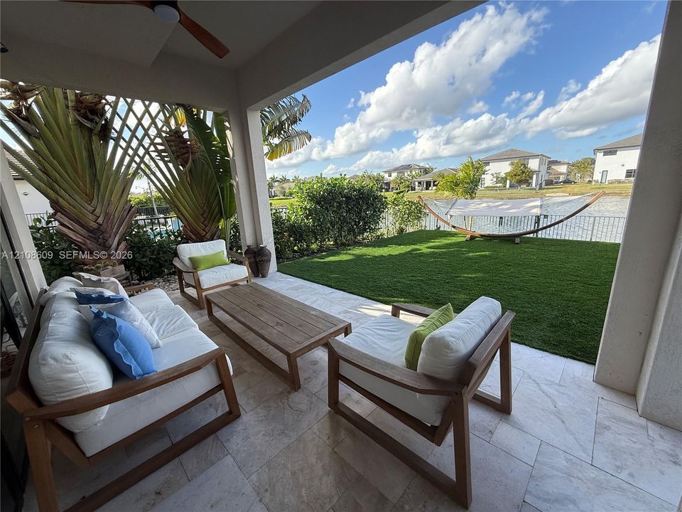 For Sale: $1,600,000 (5 beds, 4 baths, 3633 Square Feet)