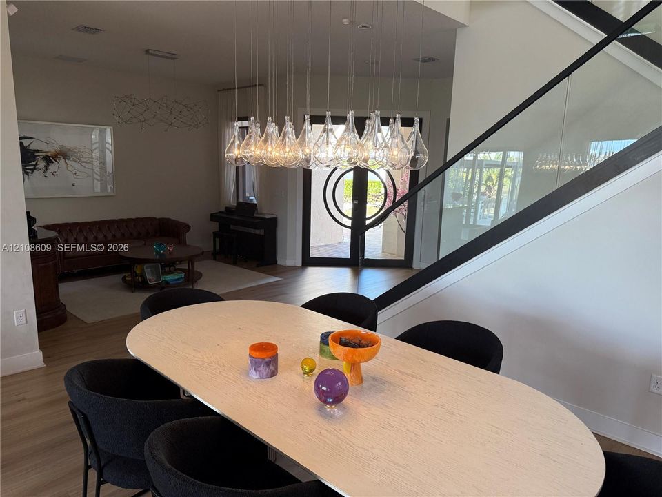 For Sale: $1,600,000 (5 beds, 4 baths, 3633 Square Feet)