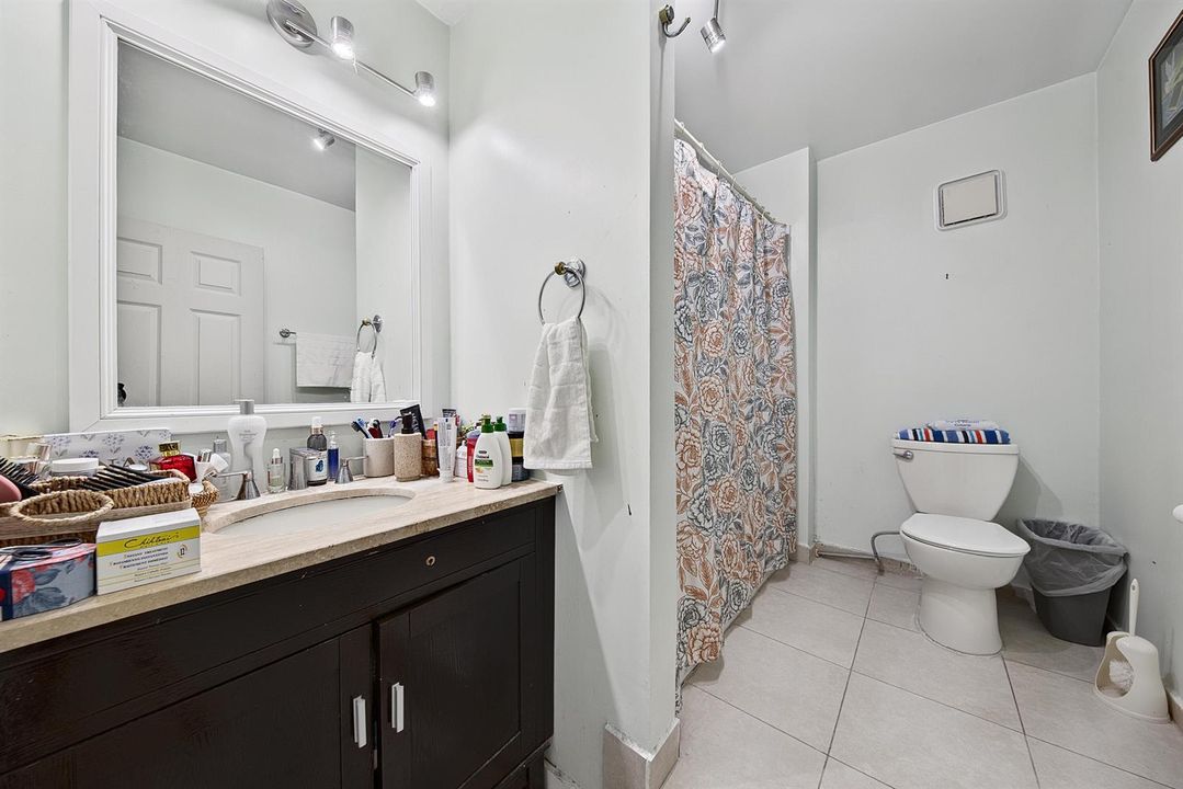2327 Polk St Unit B (9)