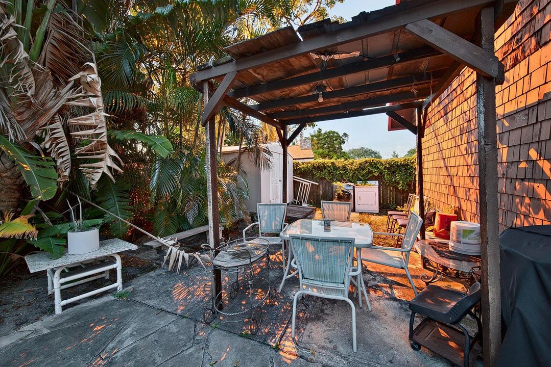 2327 Polk St Unit B (2)