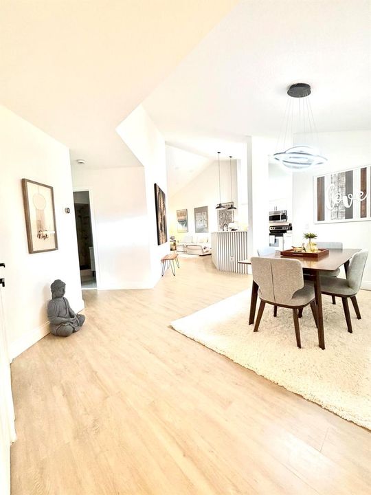 JUNO DINING ROOM EXTRA BIGHT