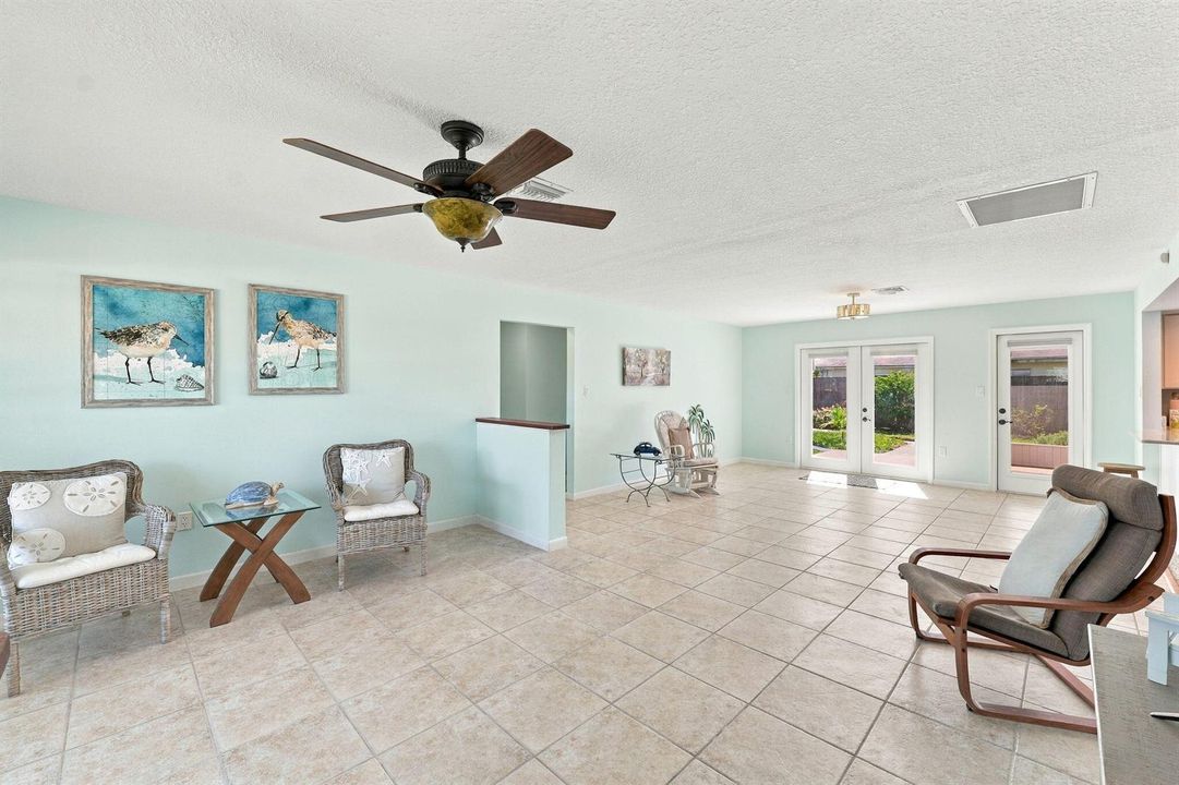 8-web-or-mls-139-Ellwood-Ave-2