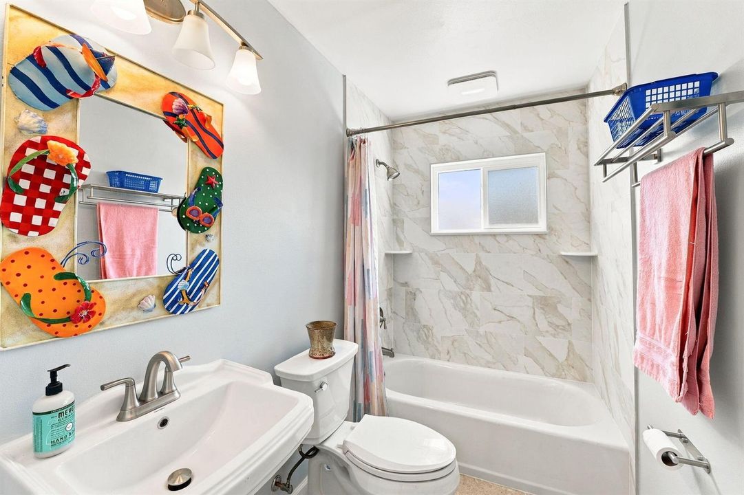 23-web-or-mls-139-Ellwood-Ave-17