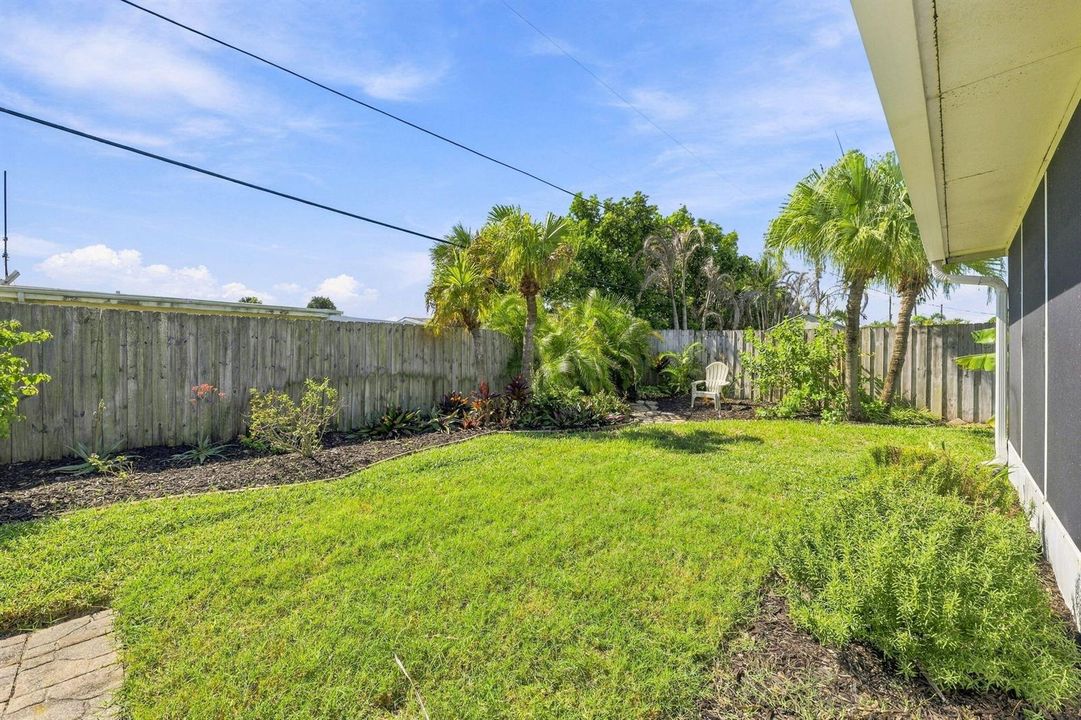 37-web-or-mls-139-Ellwood-Ave-31