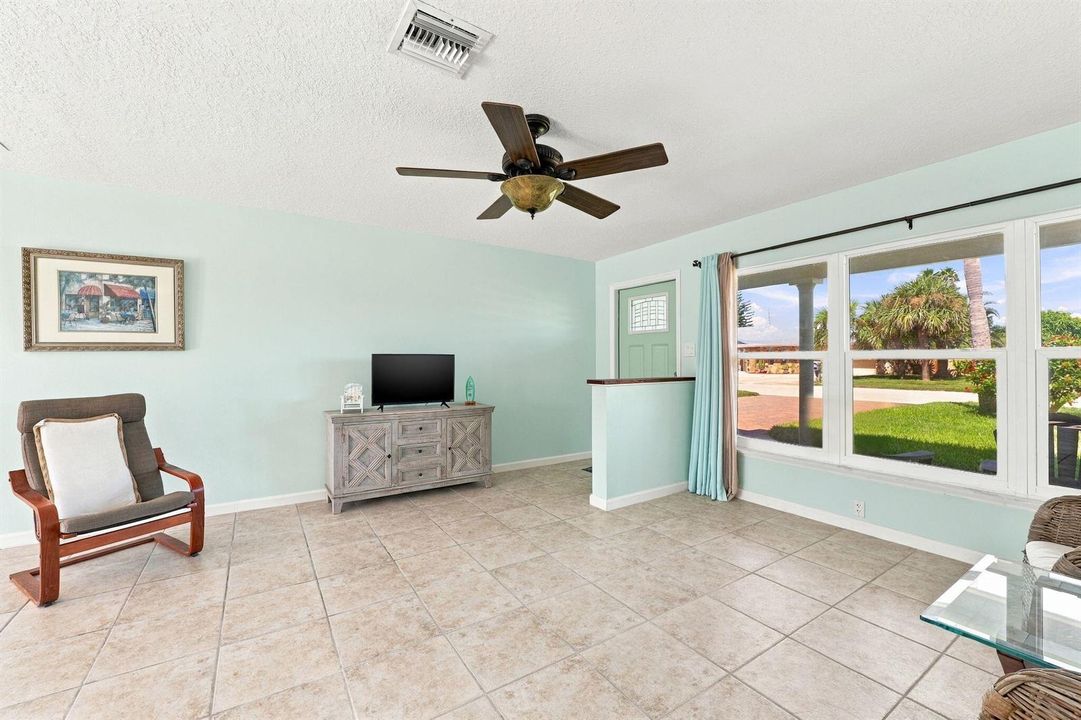 9-web-or-mls-139-Ellwood-Ave-3
