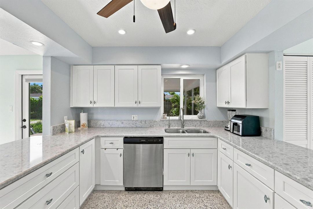 13-web-or-mls-139-Ellwood-Ave-7