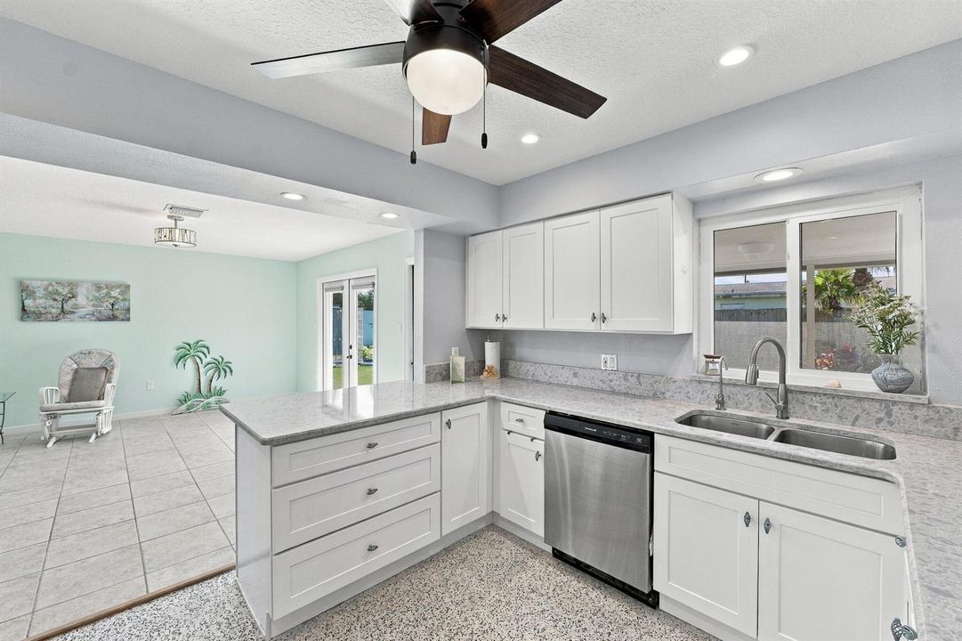 18-web-or-mls-139-Ellwood-Ave-12