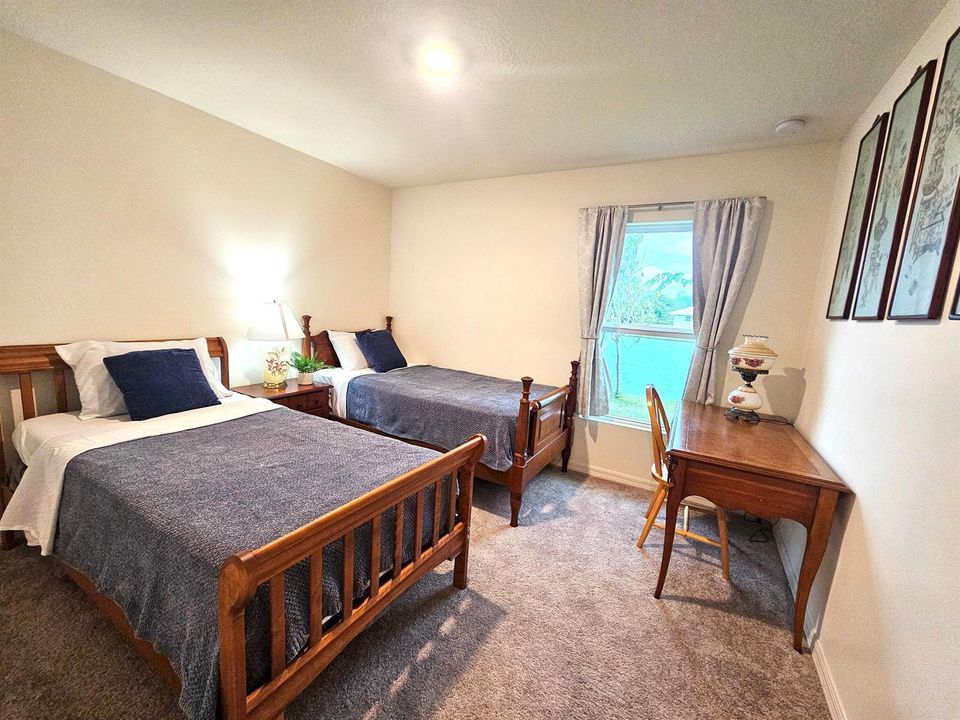 Bedroom 2 (2)