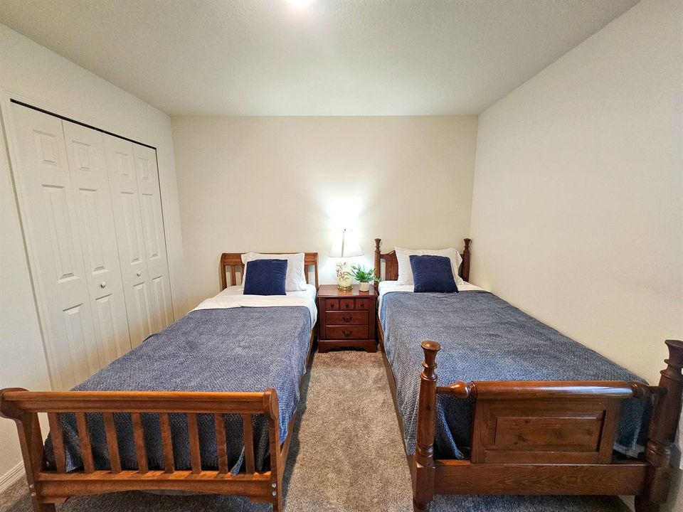 Bedroom 2 (1)