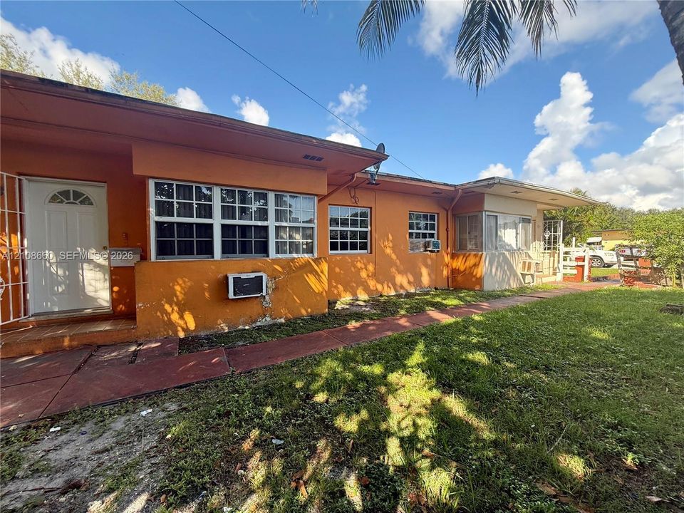 For Sale: $575,000 (0 beds, 0 baths, 1564 Square Feet)