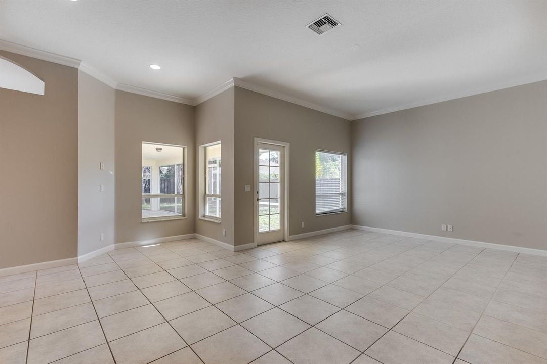 14185GreentreeDr-9