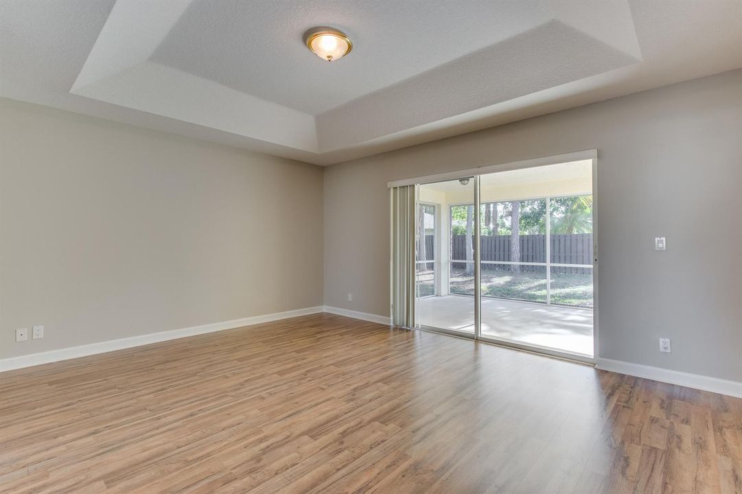 14185GreentreeDr-13