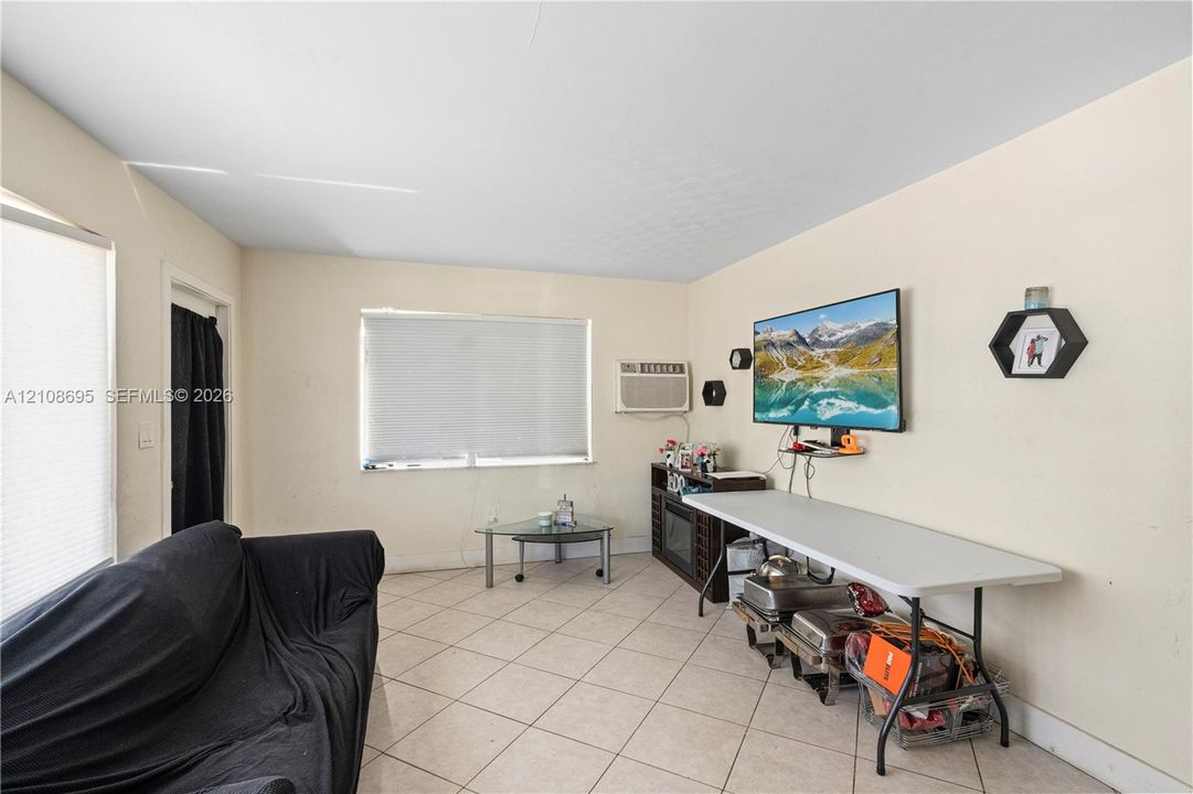 En Venta: $675,000 (0 camas, 0 baños, 2077 Pies cuadrados)