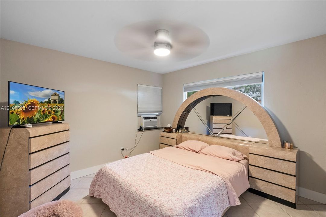En Venta: $675,000 (0 camas, 0 baños, 2077 Pies cuadrados)