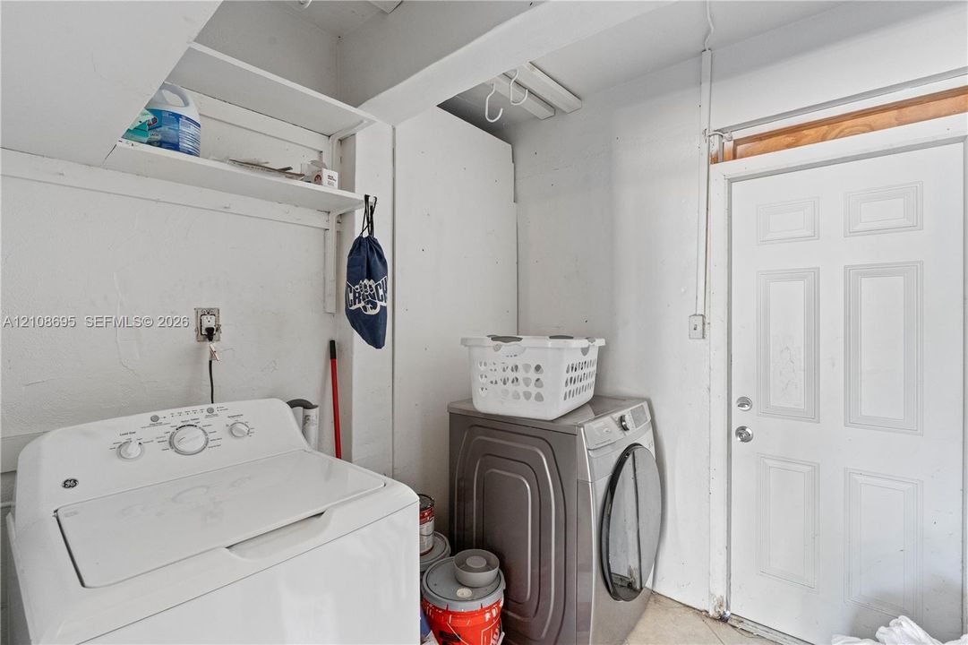 En Venta: $675,000 (0 camas, 0 baños, 2077 Pies cuadrados)