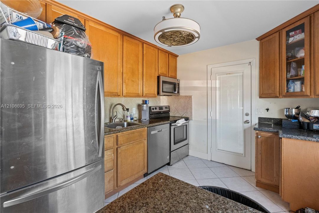 En Venta: $675,000 (0 camas, 0 baños, 2077 Pies cuadrados)
