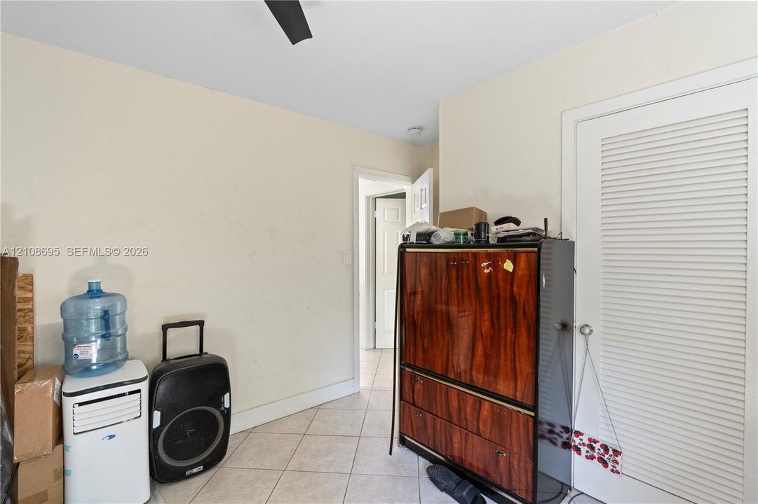 En Venta: $675,000 (0 camas, 0 baños, 2077 Pies cuadrados)