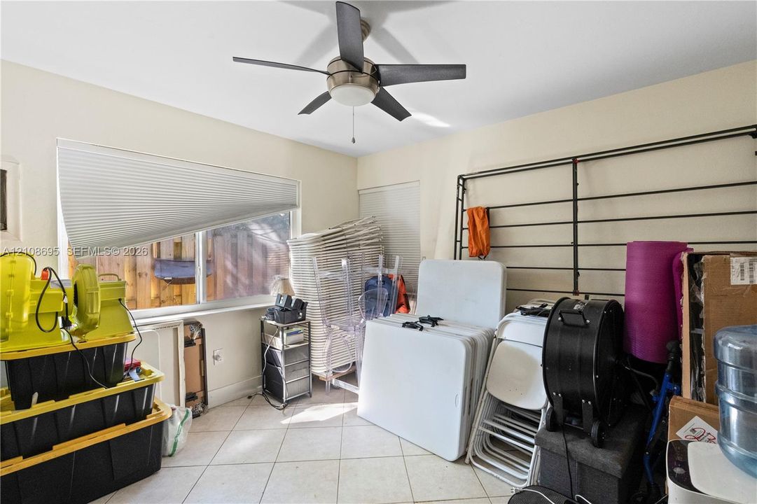 En Venta: $675,000 (0 camas, 0 baños, 2077 Pies cuadrados)
