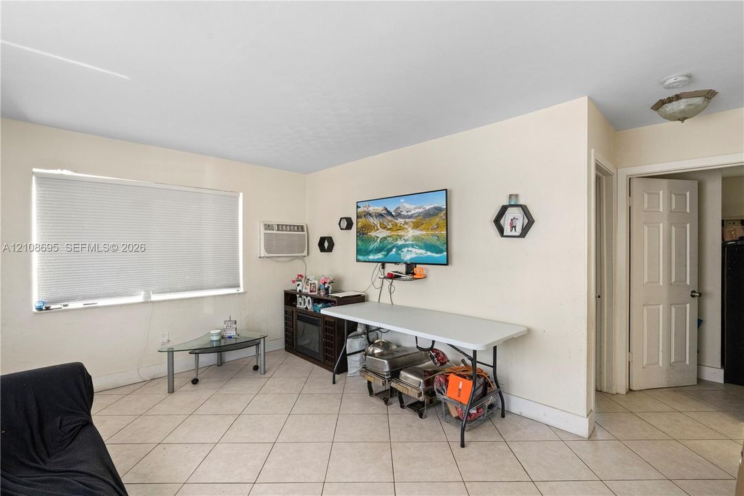 En Venta: $675,000 (0 camas, 0 baños, 2077 Pies cuadrados)