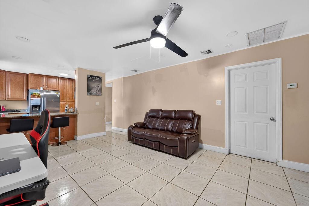 223NFstreetlakeworth-032