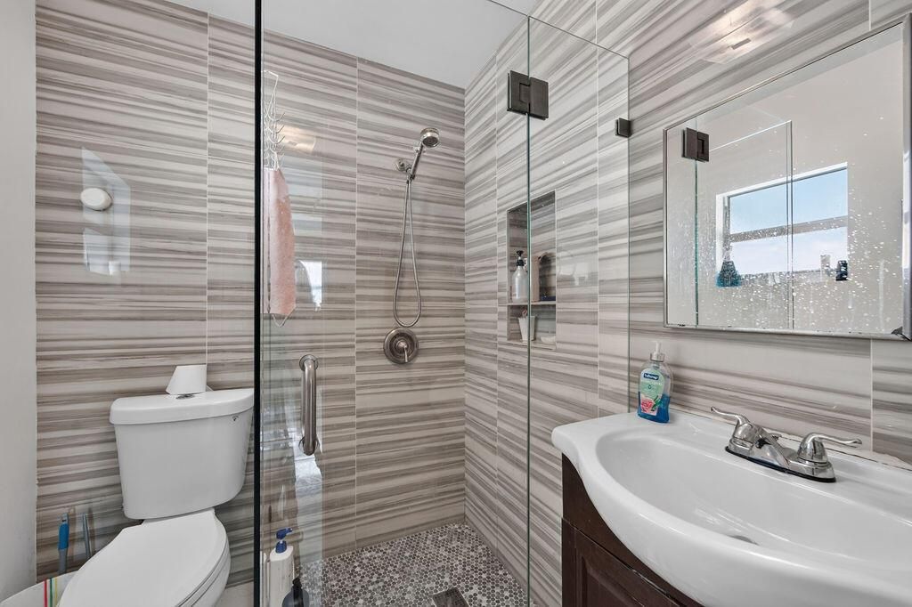 223NFstreetlakeworth-044