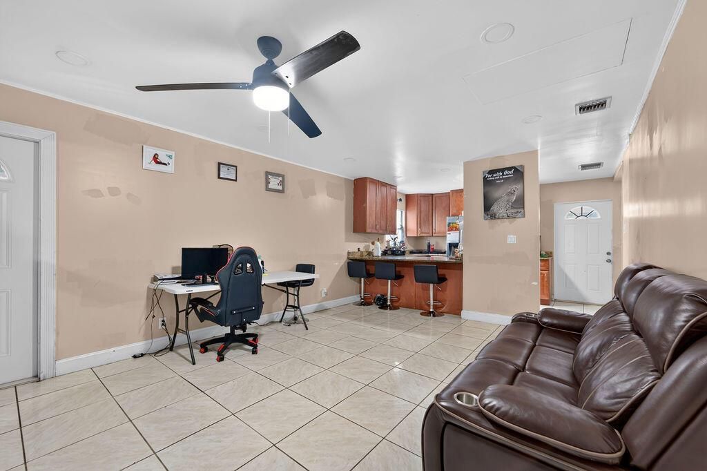 223NFstreetlakeworth-033