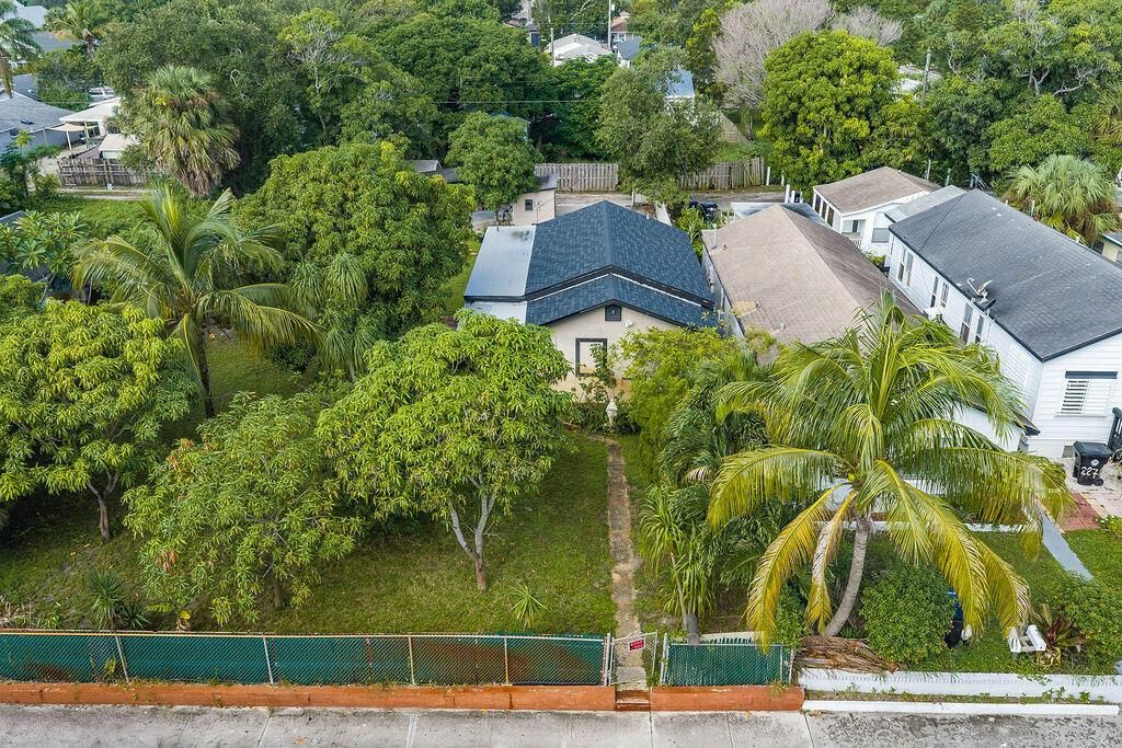 223NFstreetlakeworth-015