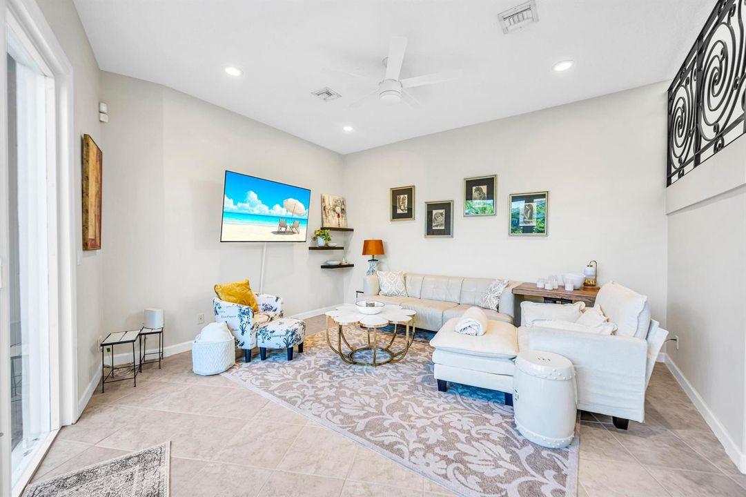 1627 E BROWARD BLVD-19