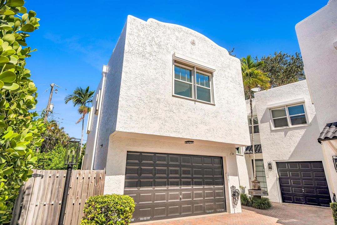 1627 E BROWARD BLVD-1