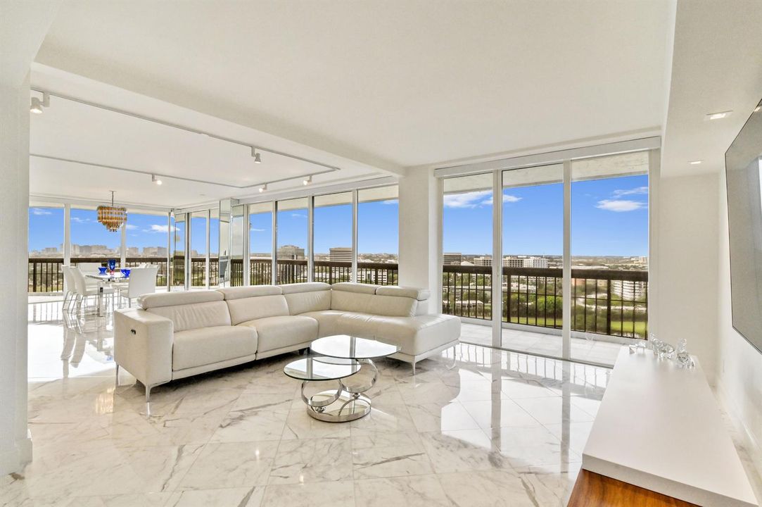 3 RD BR OPEN TO LIVING ROOM