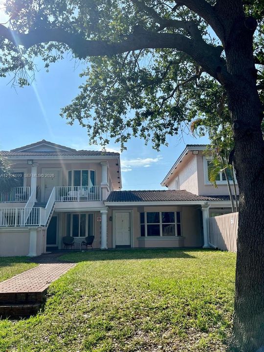 For Rent: $1,850 (1 beds, 1 baths, 605 Square Feet)